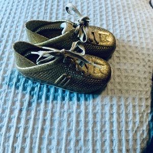Mini Melissa gold & glitter sneakers